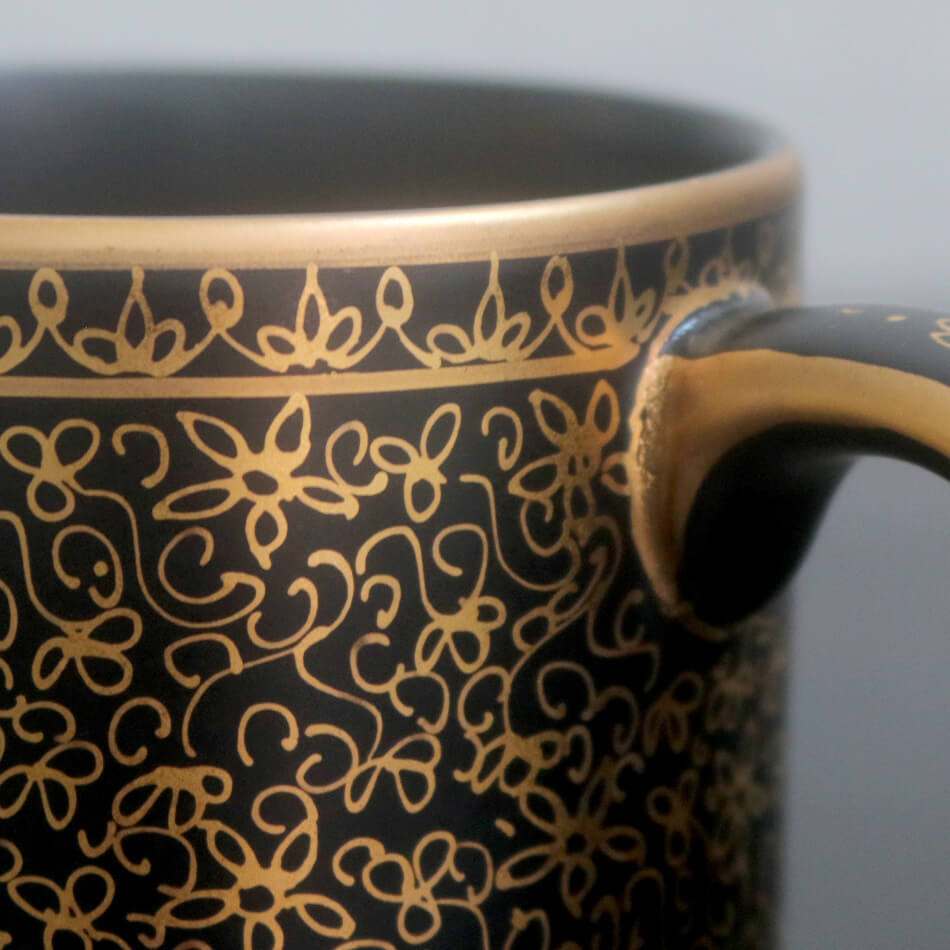 マグカップ コーヒーカップ マットブラック ゴールド ベンジャロン焼き ベンジャロン焼 タイ王国 焼き物 陶器 食器 器 おしゃれ 海外製 タイ お土産※再入荷の予定はありません benjarong003