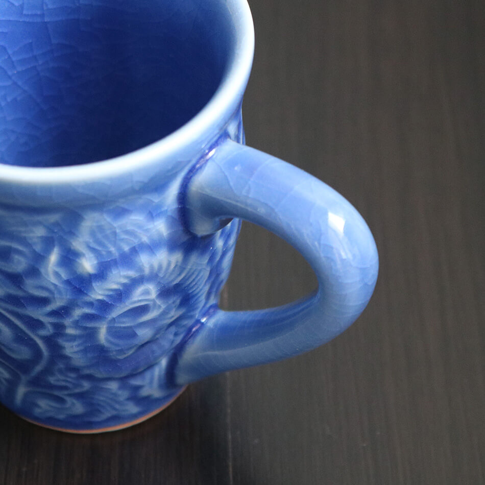 マグカップ 花柄のコーヒーコップ タイ セラドン焼 セラドン焼き タイ王国 焼き物 グリーン 青緑 陶器 食器 器 おしゃれ 海外製 お土産 celadon-012