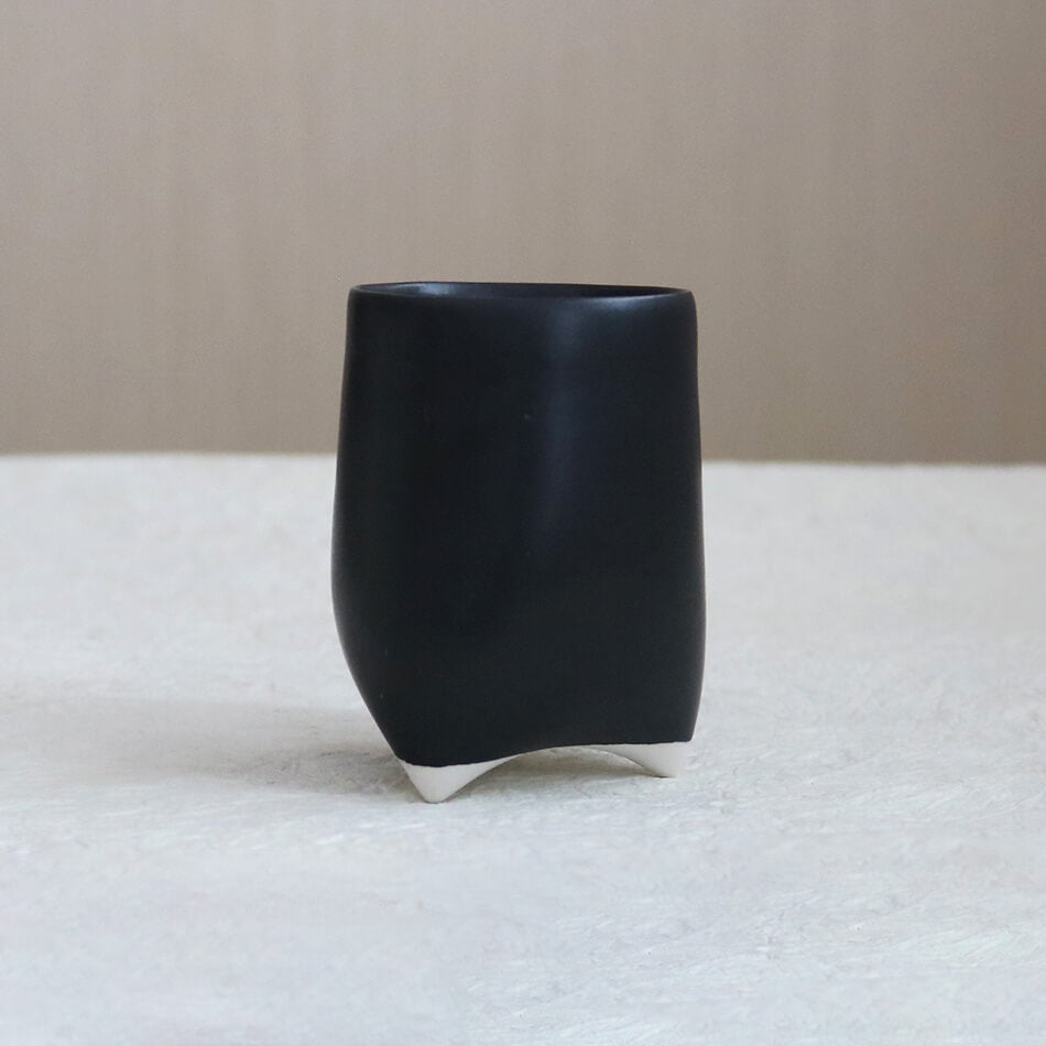 BAGGY PANTS CUP バギーパンツカップ 選べる4カラー 韓国陶磁器 韓国 かわいい コーヒーカップ フリーカップ コップ RUHIGE KERAMIK 陶器 食器 器 キム・ギョシク Kim Kyosik