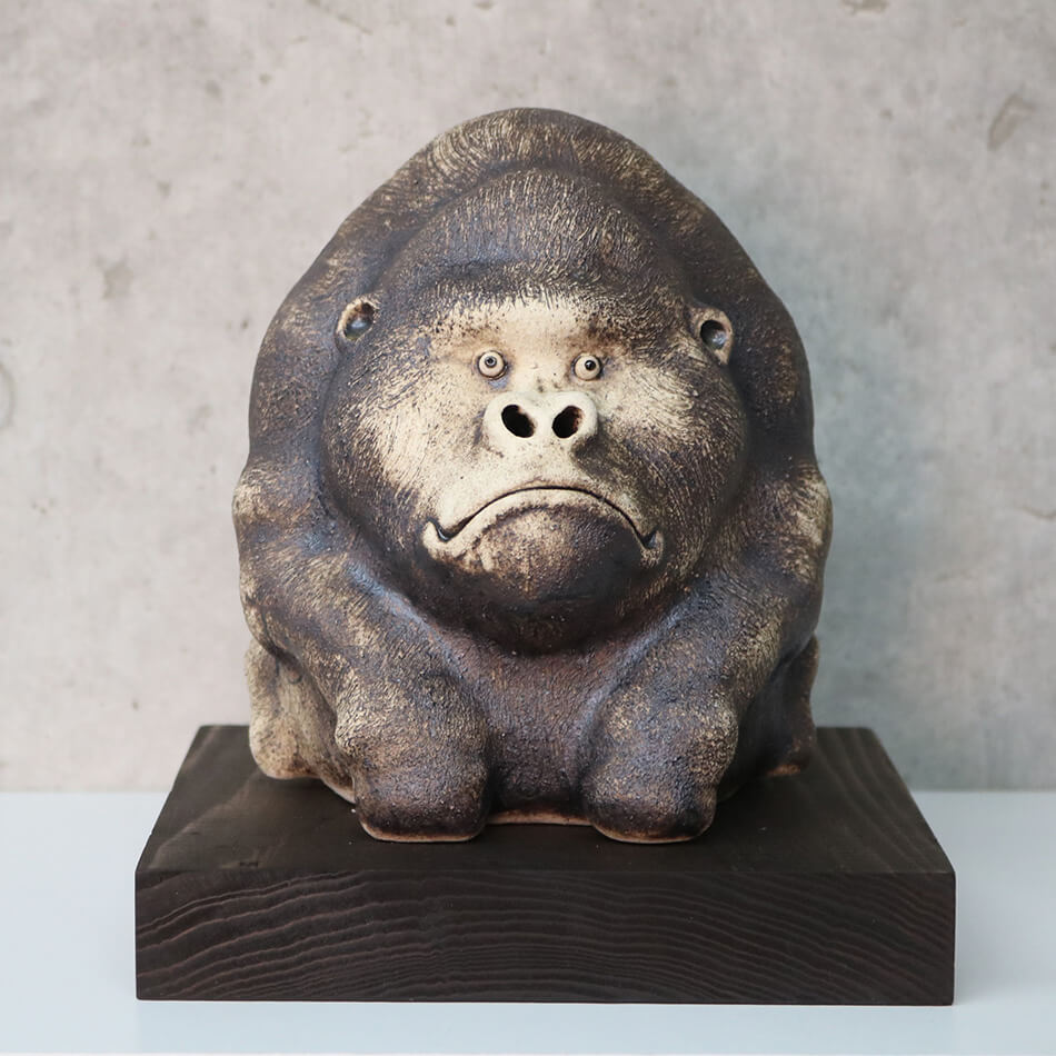 ゴリラ オブジェ陶器 淵脇克仁作 陶仁 鹿児島 インテリア デザイン 彫刻 日本製 手作り アート サル 猿 動物 彫刻 オブジェ 陶器 アニマルオブジェ