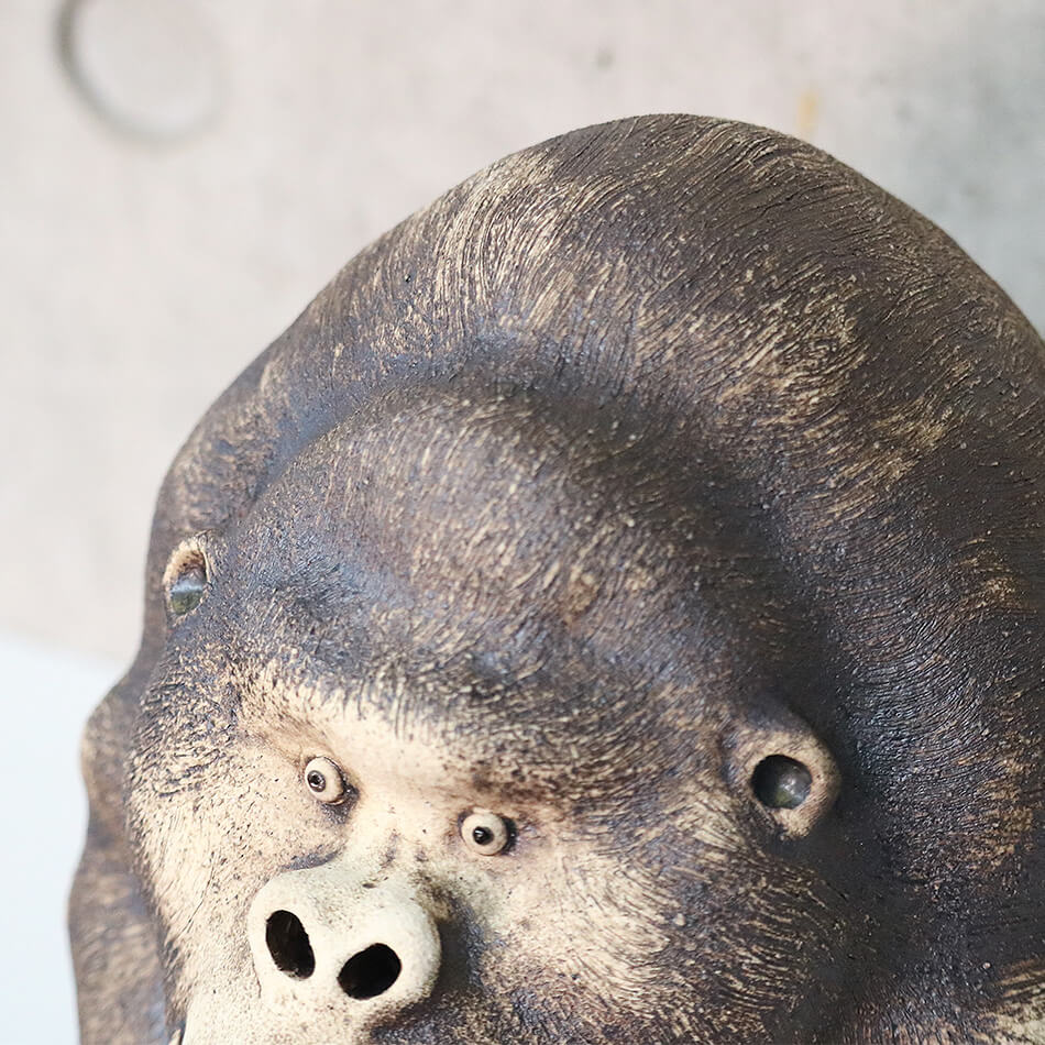 ゴリラ オブジェ陶器 淵脇克仁作 陶仁 鹿児島 インテリア デザイン 彫刻 日本製 手作り アート サル 猿 動物 彫刻 オブジェ 陶器 アニマルオブジェ
