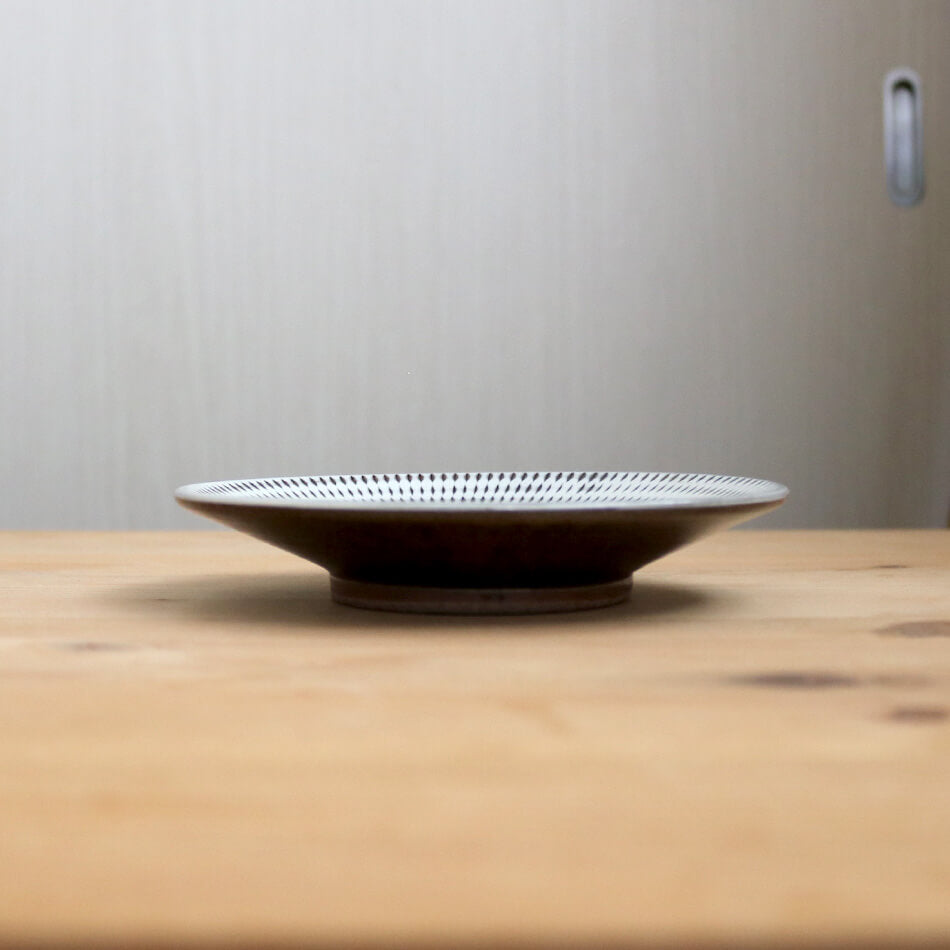 小石原焼 小石原焼き 5寸皿 飛び鉋 刷毛目 白×茶 飴 鬼丸豊喜窯 陶器 皿 全2カラー 和食器 おしゃれ toyoki-005