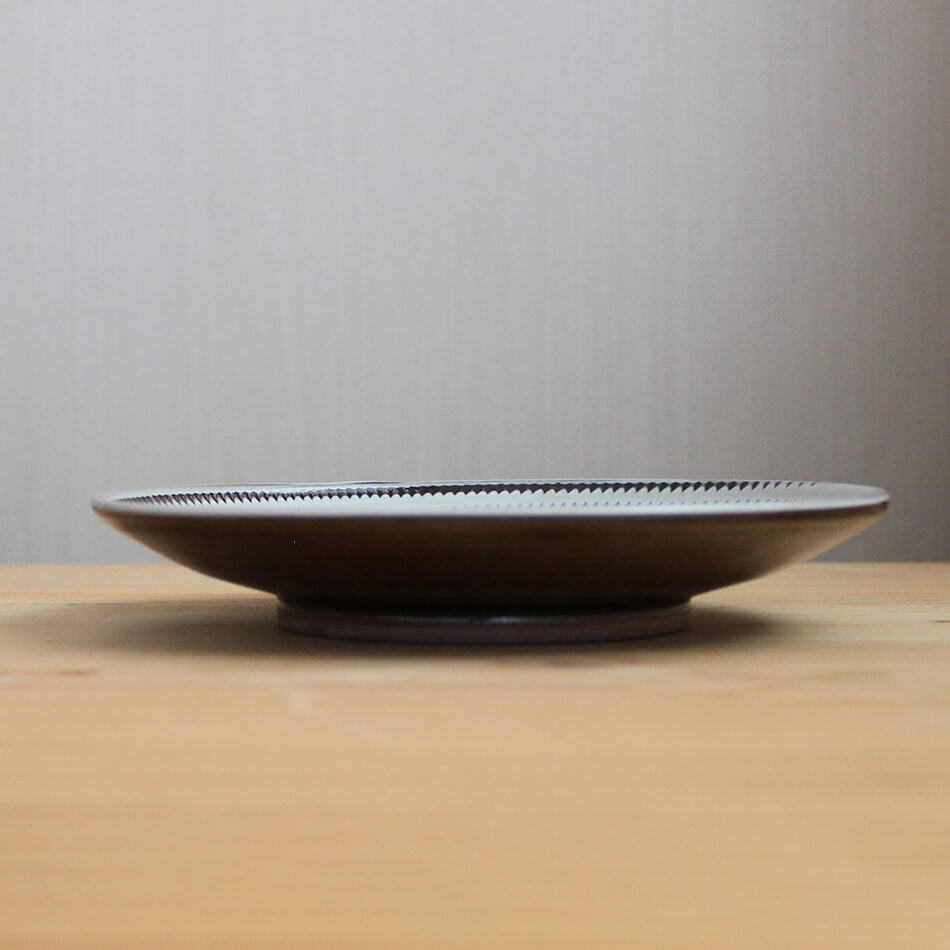 小石原焼 小石原焼き 飛び鉋 7寸皿 刷毛目 皿 白×茶 飴 鬼丸豊喜窯 陶器 和食器 おしゃれ 全2色 toyoki-007