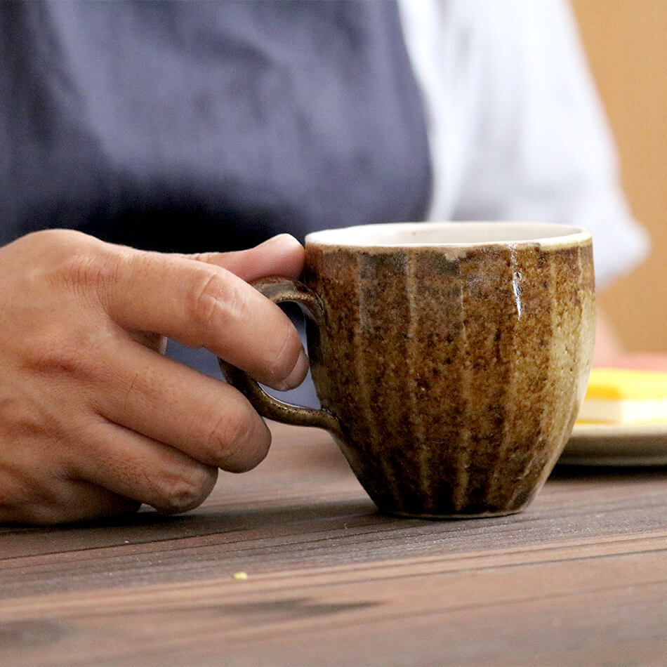 梶原慶治 マグカップ 鎬 ブラウン コーヒーカップ ティーカップ 陶芸作品 個人陶芸家 陶器 器 食器 yo10007