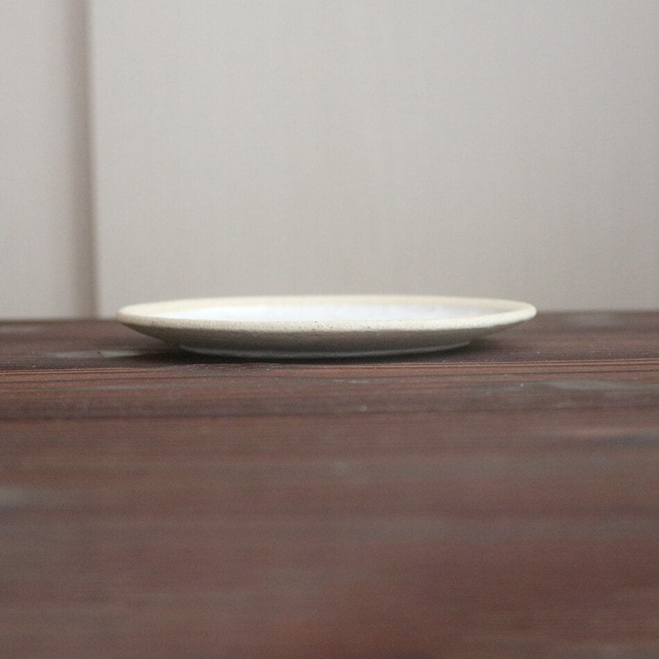 梶原慶治 円文皿 16cm 選べる2色 小皿 平皿 白 ホワイト ブラウン 茶色 デザート皿 ケーキ皿 陶芸作品 個人陶芸家 陶器 器 食器 yo10011