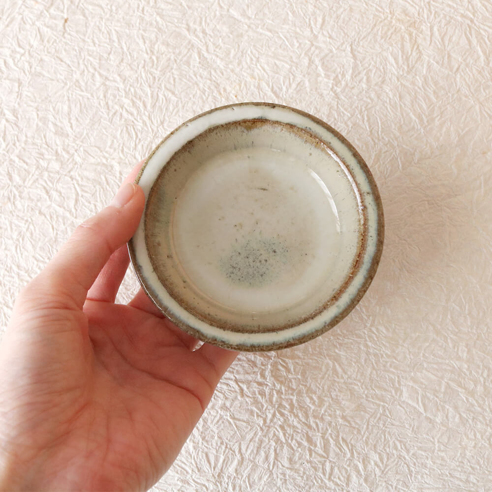 豆皿 小代焼 小代本谷ちひろ窯 1枚ずつの販売 小皿 ブラウン ホワイト 白 陶器 食器 作家 おしゃれ 器 chihiro007