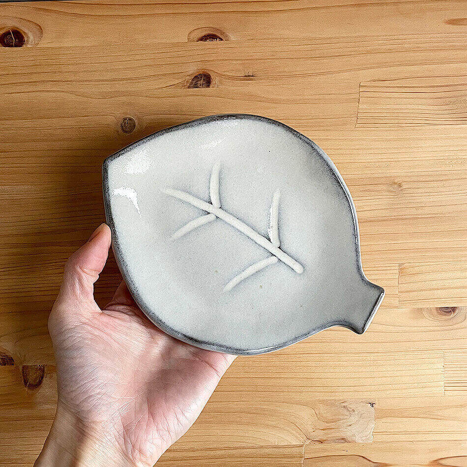 小石原焼 小石原焼き 木の葉皿 小皿 白 16.5cm マルダイ窯 陶器 皿 リーフ皿