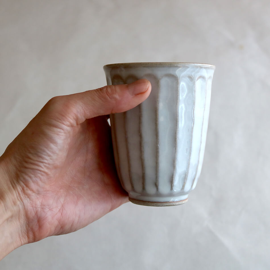 小石原焼 小石原焼き 白釉しのぎ湯呑 カップ まるた窯 太田 剛速 陶器 食器 器