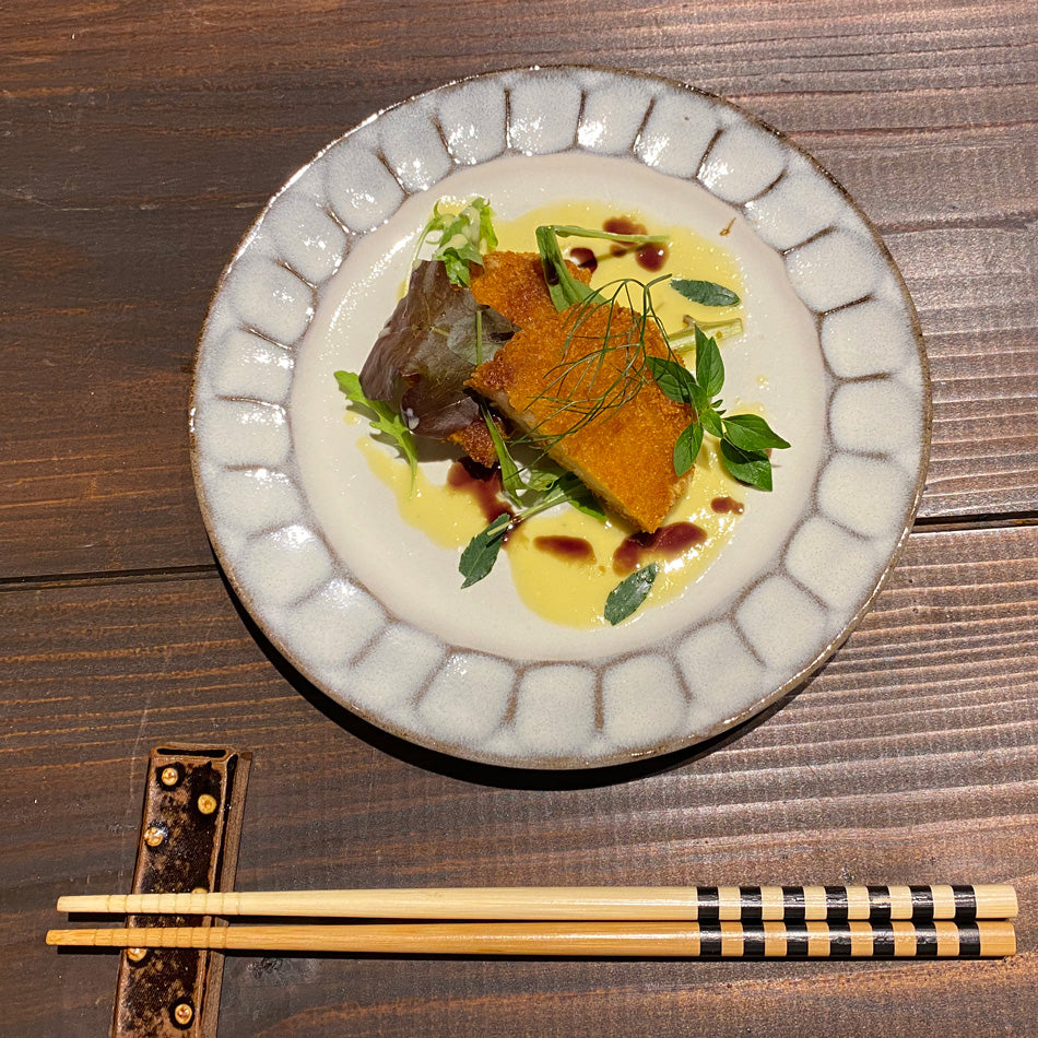 高取焼 高取焼き 輪花皿 しのぎリム付きプレート 小 取皿 小皿 19cm ろくろ庵 陶器 食器 器 白釉