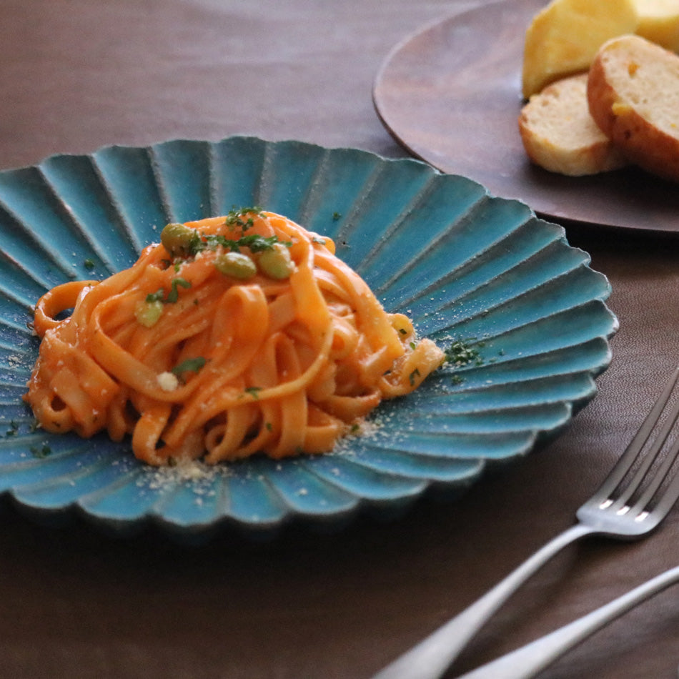 高取焼 高取焼き トルコ青打ち込み輪花皿 大 大皿 プレート皿 ワンプレート 25cm パスタ皿 ろくろ庵 陶器 食器 器
