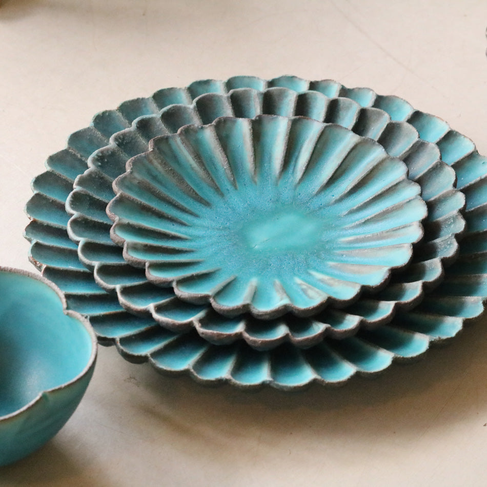 高取焼 高取焼き トルコ青打ち込み輪花皿 小 ミニ 小皿 取り皿 14cm ろくろ庵 陶器 食器 器