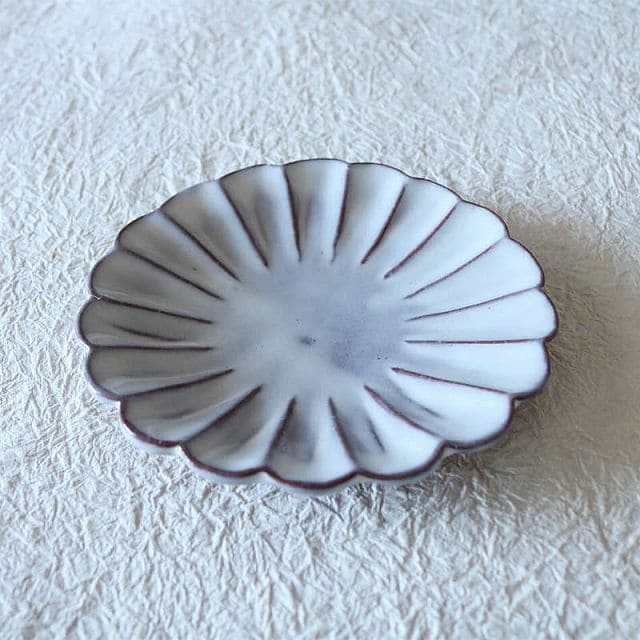 高取焼 高取焼き 打ち込み輪花皿 小 ミニ 小皿 取り皿 ホワイト 14cm ろくろ庵 陶器 食器 器