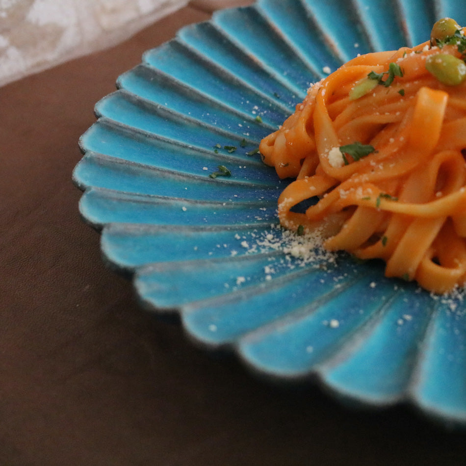 高取焼 高取焼き トルコ青打ち込み輪花皿 大  大皿 プレート皿 ワンプレート 25cm パスタ皿 ろくろ庵 陶器 食器 器