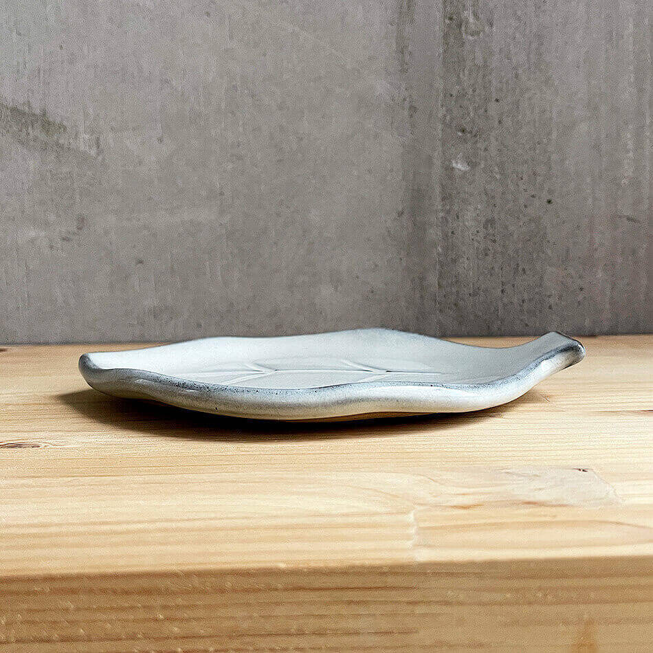 小石原焼 小石原焼き 木の葉皿 小皿 白 16.5cm マルダイ窯 陶器 皿 リーフ皿