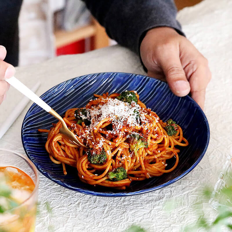 小石原焼 小石原焼き 瑠璃釉櫛目毛文皿 中皿 20.0cm パスタ皿 カレー皿 取り皿 まるた窯 太田 剛速 陶器 食器 器